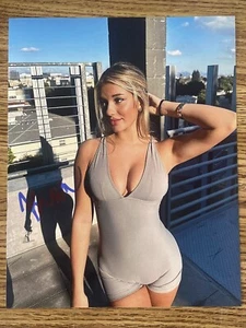 Breckie Hill handsigniertes 8x10 sexy Foto Model Influencer - Bild 1 von 2