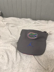 Visera Nike Jordan Florida Gators nueva con etiquetas. Gris. OSFM - Imagen 1 de 5