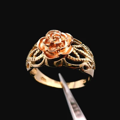14KT Two-Tone Rose Flower Band Ring – Size 6 – 3.42g (2.2 DWT) - Image 1 of 4