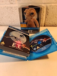 ET - The Extra-Terrestrial Blu-Ray Anniversary Edition & Plush Toy - Picture 1 of 10