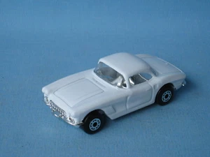 Corvette 1962 Matchbox carrocería blanca Graffic tráfico 75 mm modelo de coche de juguete UB EE. UU. b - Imagen 1 de 1