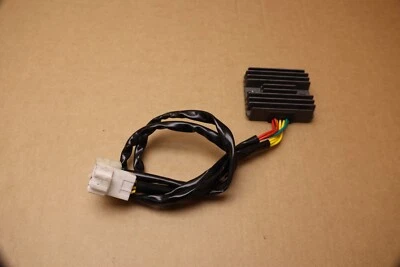 Rectificador regulador de voltaje Honda CBR600 F4I recambio 2001 - 2006 Foto 1 de 4