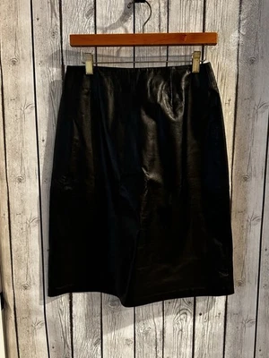 Falda 100 % cuero negra usada en excelente estado INC International Concepts talla 4 Foto 1 de 3