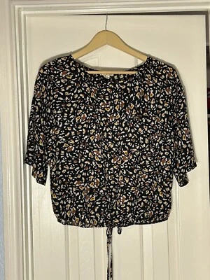 Top Lily Blanco Mujer Grande Marrón Negro Blanco Amarillo Estampado Pullover Corbata Foto 1 de 4