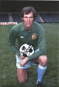 Joseph Thomas Corrigan Autographed Photo - Former England Goalkeeper Legend - Picture 1 of 4