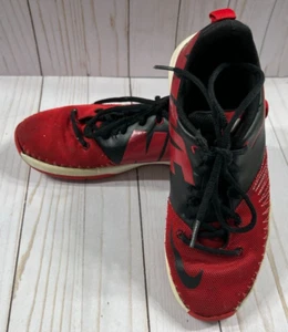 2016 Nike Team Hustle D7 Low Basketball Shoes Youth 6Y 834318~006 Red - Picture 1 of 6