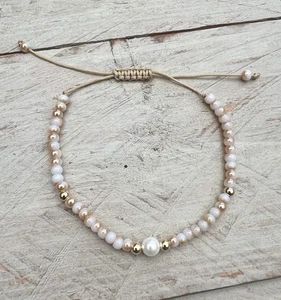 filigranes Armband Makramee Armband kleine Glasperlen Perlmutt beige weiss gold - Bild 1 von 4