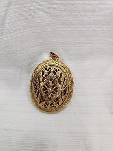 Vintage Gold Oval Locket. Size 6cm By 4cm. - Picture 1 of 14