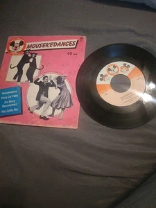 Mouskedances Walt Disney's Mickey Mouse Club 45rpm Disneyland Record #652 1975 - Picture 1 of 3