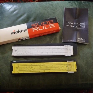 2 Vintage Pickett USA Slide Rules & Cases Model 120 & 121 Plus User Manual, Box - Imagen 1 de 9