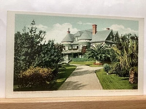 Residence in Santa Monica, CA - Vintage Postcard - Picture 1 of 3
