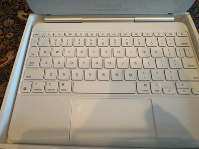 Apple Magic Keyboard Case iPad Pro 11 inch M4 - White - MWR03LL/A - Image 1 of 4