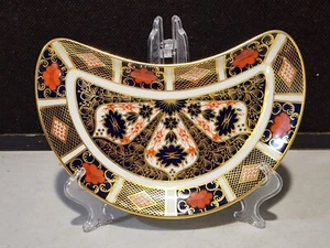 1- Royal Crown Derby Old Imari Crescent Salad Plate 8 3/4" x 5" - Picture 1 of 6