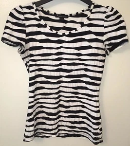 FOREVER 21 KURZARM TOP SCHWARZ-WEISS GESTREIFT REGULAR DAMEN GR. M - Bild 1 von 3