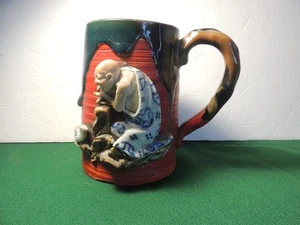 Antike japanische Sumida Gawa 5" Tasse signiert erhaben Relief Figur Mann Vogel - Bild 1 von 10