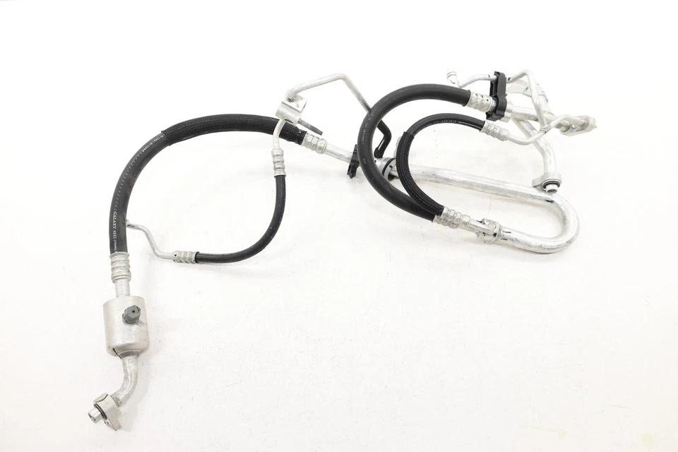 Chevrolet Tahoe 2017-2020 aire acondicionado manguera de succión OEM 84459869 Foto 1 de 4