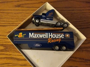 Winross Maxwell House Racing Ford Semi Tractor Trailer 1:64 Diecast - Bild 1 von 1