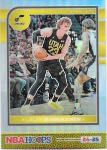 2024-25 NBA Hoops LAURI MARKKANEN Silver Refractor -UTAH JAZZ- #121 - Bild 1 von 1