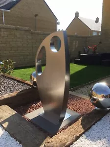 Large stainless steel garden sculpture. - Picture 1 of 12