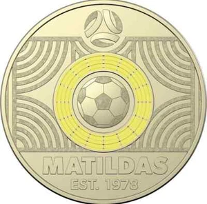Moneda de 2 dólares de fútbol americano de la FIFA Matildas Yelllow 2023 Australia - CIRC - Imagen 1 de 9