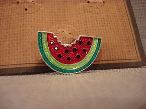TEN79LA BOUTIQUE DESIGNER WASSERMELONE METALL ANSTECKNADEL BROSCHE - BRANDNEU - Bild 1 von 10