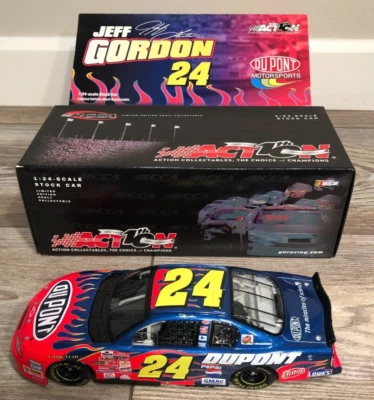 1/24 ACTION RCCA #24 DUPONT 2002 JEFF GORDON CWB CLUB CAR BANK #1.522/2.800 - Imagem 1 de 4