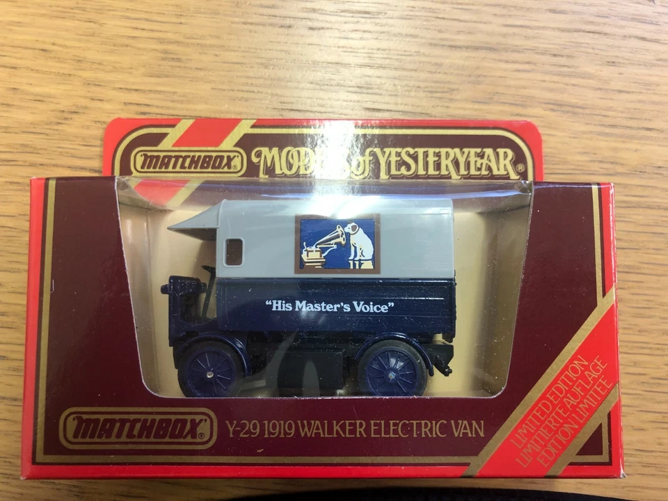 MATCHBOX MODELOS DE ANTAÑO Y-29 1919 FURGONETA ELÉCTRICA WALKER "Su voz maestra" Foto 1 de 1