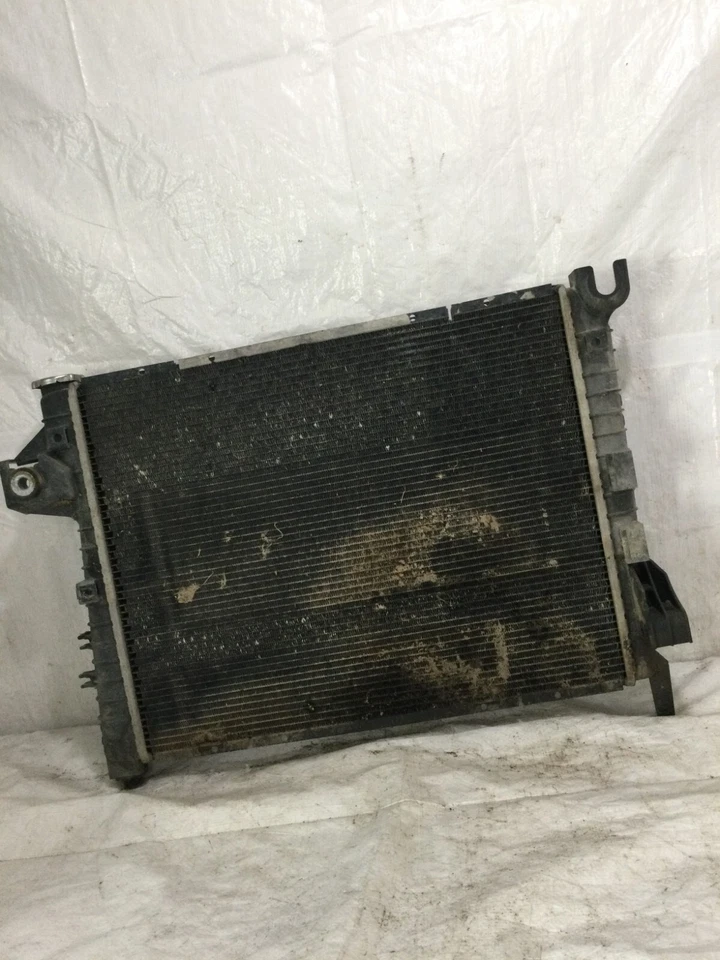 Dodge Ram 1500 2007 montaje de radiador OEM Foto 1 de 4