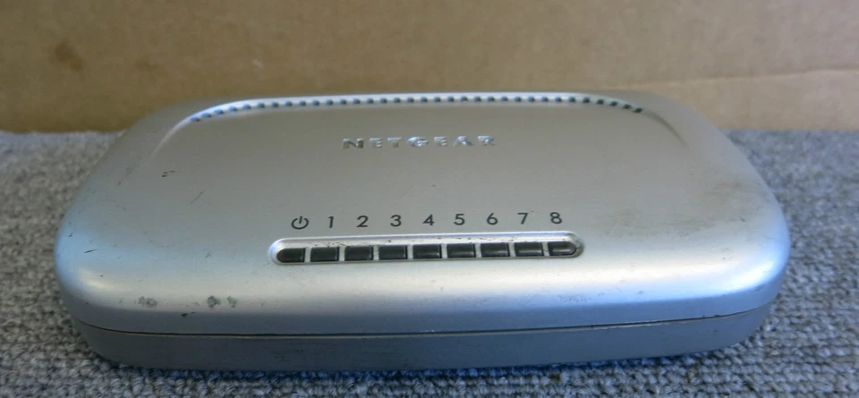 NetGear FS608 v2 10/100 Fast Ethernet 8 Port Desktop Network Switch - Image 1 of 1