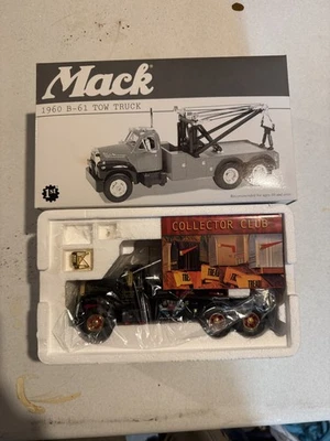 First Gear Mack 1960 B-61 Tow Truck "Curtis Collision & Towing" - Image 1 of 4