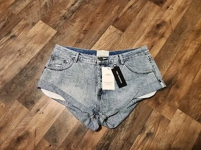 NWT One Teaspoon Bandits Low Waist Denim Short in Salty Dog Size 33 MSRP" $110 - Image 1 of 4