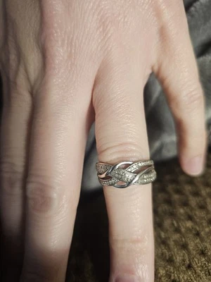 Кольцо-кроссовер Zales с бриллиантовым акцентом многослойное серебро 925 пробы размер 7,5 - Изображение 1 из 3