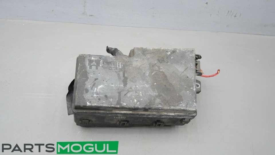 2007-2008 Volvo C30 C70 Fusebox Fuse Box Relay Module 8688040 OEM - Image 1 of 4