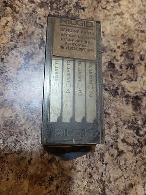 RIDGID 47745  1/2" to 3/4" NPT Alloy Steel Universal Pipe Dies RH.  NOS 🔥  - Image 1 of 4