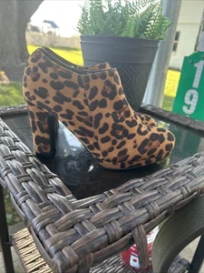 Allegra K Damen Leopard klobiger Wildlederabsatz Plateau Bootie 7,5 Tier Reißverschluss 4" - Bild 1 von 6