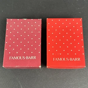 2 cajas de joyería de cartón Barr famosas de colección con inserción de algodón puntos rojos granate - Imagen 1 de 6