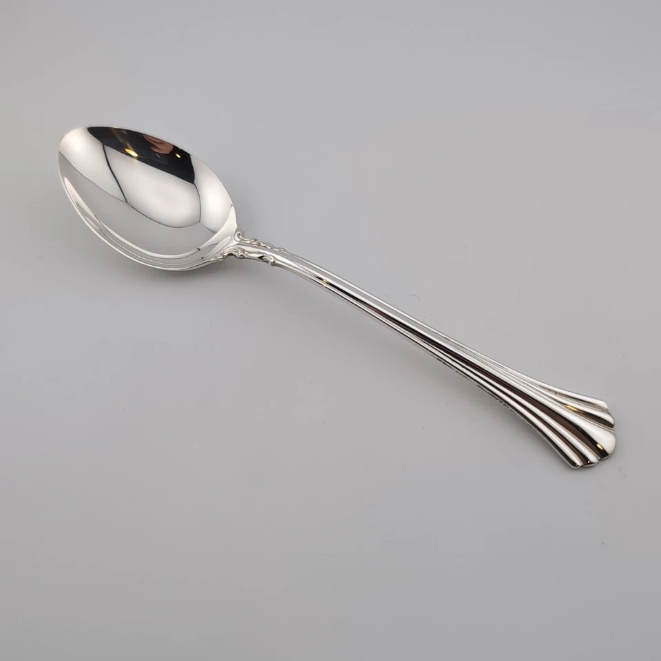 Cuchara de postre de sopa ovalada esterlina del siglo XVIII Reed & Barton - 6 7/8" Foto 1 de 3