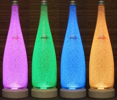 Evian Acqua di Sorgente 750 ml Cambia Colore LED Telecomando Bottiglia Lampada Francia  - Immagine 1 di 3