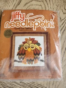 Sunset Design Jiffy Needlepoint Oliver Owl kit ricamo 1973 gufo vintage nuovo - Foto 1 di 4