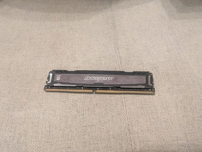 Crucial 8 GB DDR4 2666 Escritorio DIMM RAM XMP por micron Ballistix PC4-21300 288 pines Foto 1 de 4