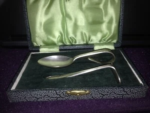 ANTIQUE SILVER PLATED SPOON AND PUSH SET epns - NEW BABY / CHRISTENING PRESENT - Picture 1 of 3