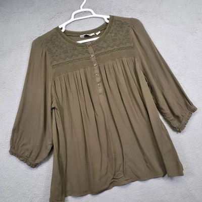 Blusa Caffe Marrachsh Feminina 2X Olive Boho Camponesa Top Gaze Renda Camisa Henley - Imagem 1 de 4