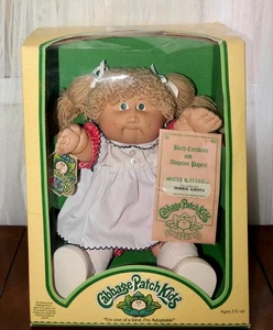 Cabbage Patch Kids 1983 Dorrie Krista rubia ojos verdes cara de mocoso todos los papeles caja - Imagen 1 de 24