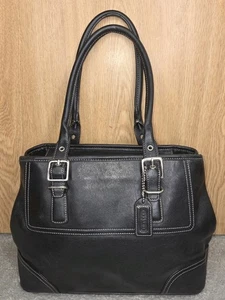 Coach Hampton Umhängetasche Beuteltasche schwarz Leder silber Hängeetikett Basis Nieten #7555 - Bild 1 von 8