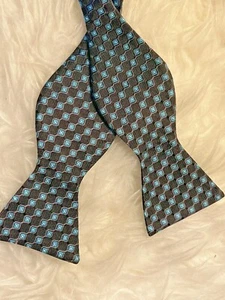 Corbata de arco GALLO 100 % seda ajustable para hombre negro azul geo-punto nuevo sin etiquetas - Imagen 1 de 6