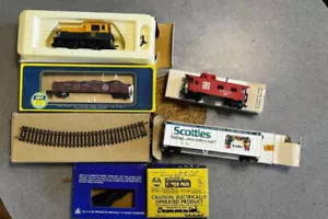 AHM HO Train Set 63930 MDT Diesel Locomotive 5001C Santa Fe Gondola Box Car NEW - Picture 1 of 9
