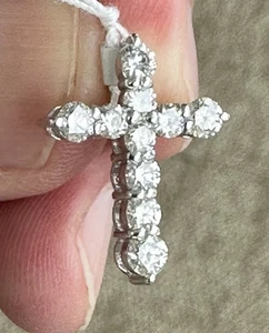 Ciondolo croce in platino con diamanti 1,00 ct - Foto 1 di 7