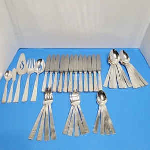 International geripptes versilbertes Besteck 40-teiliges Set - Bild 1 von 7