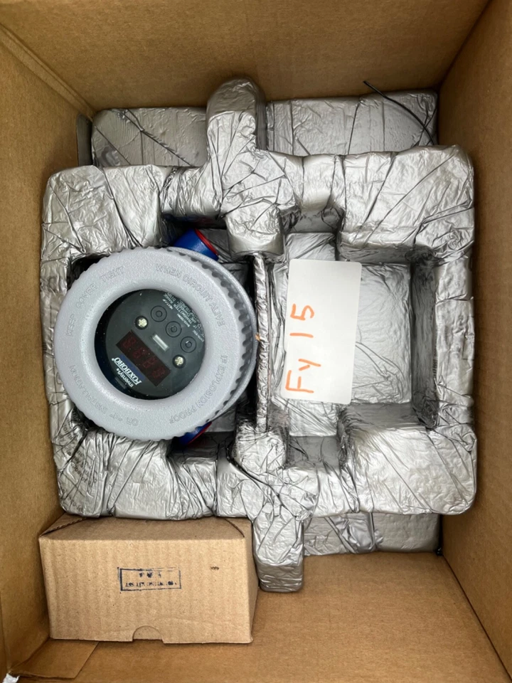 New open box Foxboro rtt15-t1snqnaf-m2l1k1 temperature transmitter - Image 1 of 4