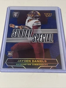 Panini 2024 totalmente certificado - Sunday Special Jayden Daniels #18 azul/199 (RC) - Imagen 1 de 3